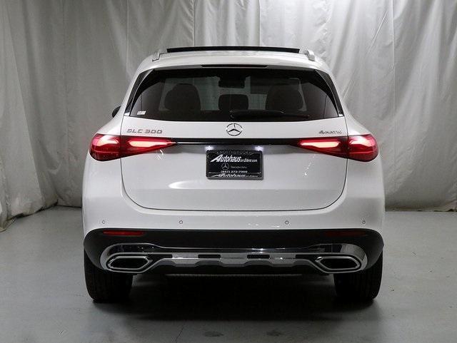 new 2025 Mercedes-Benz GLC 300 car, priced at $58,095