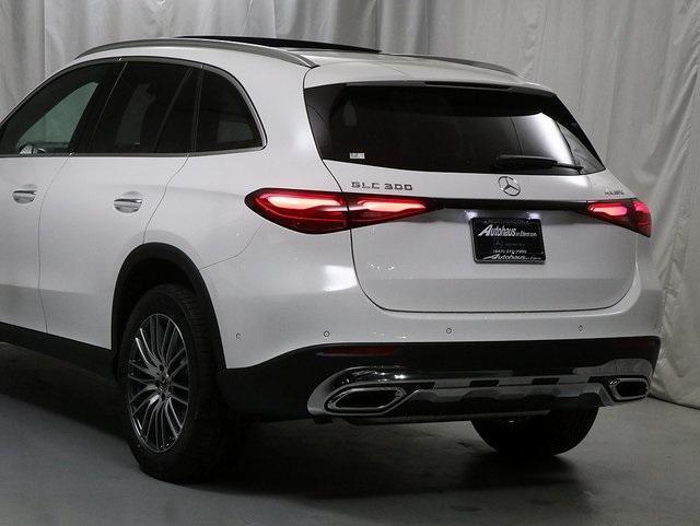 new 2025 Mercedes-Benz GLC 300 car, priced at $58,095