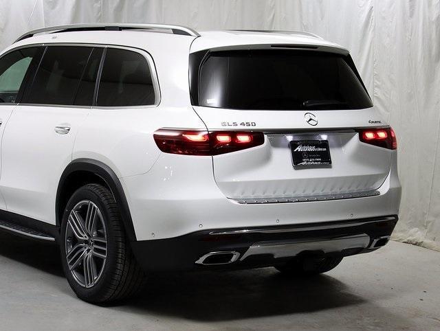 new 2025 Mercedes-Benz GLS 450 car, priced at $99,045