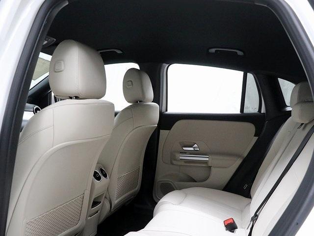 new 2025 Mercedes-Benz GLA 250 car, priced at $44,250