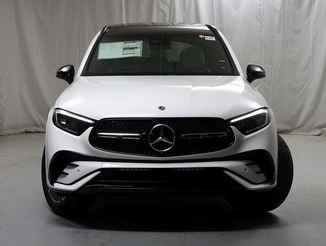 new 2025 Mercedes-Benz GLC 300 car, priced at $61,270