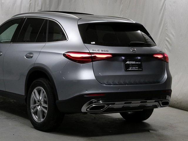 new 2025 Mercedes-Benz GLC 300 car, priced at $57,685