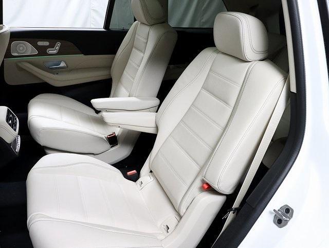 new 2025 Mercedes-Benz GLS 580 car, priced at $124,375