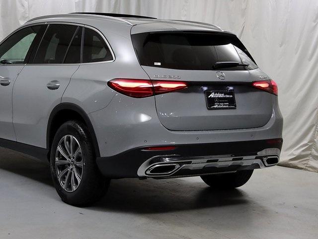 new 2025 Mercedes-Benz GLC 300 car, priced at $58,305