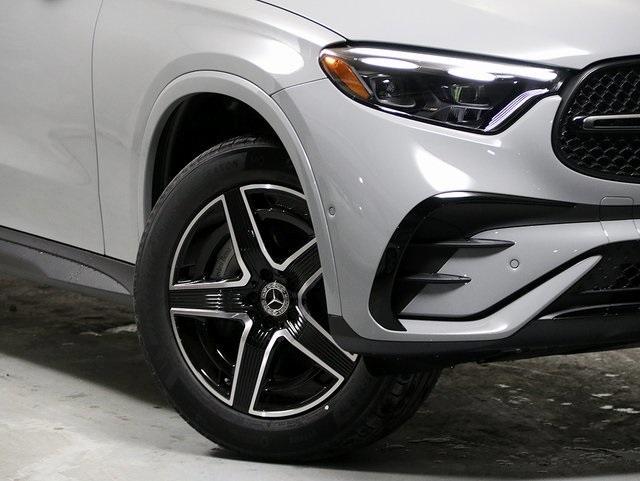 new 2025 Mercedes-Benz GLC 300 car, priced at $71,140