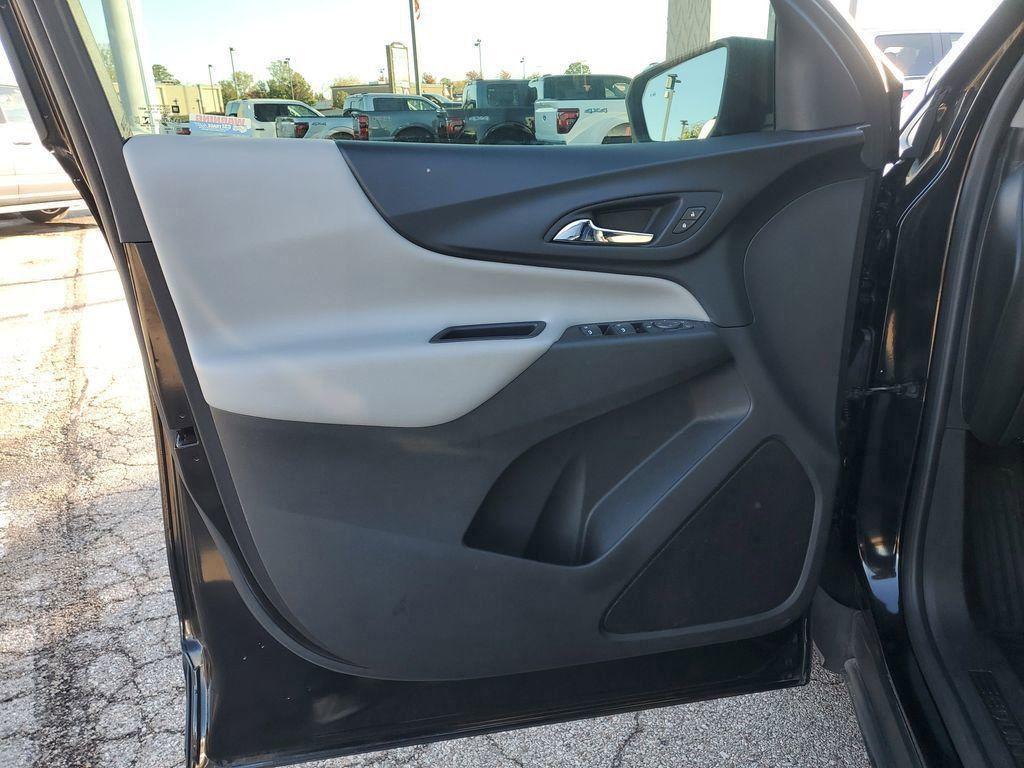 used 2022 Chevrolet Equinox car, priced at $18,200