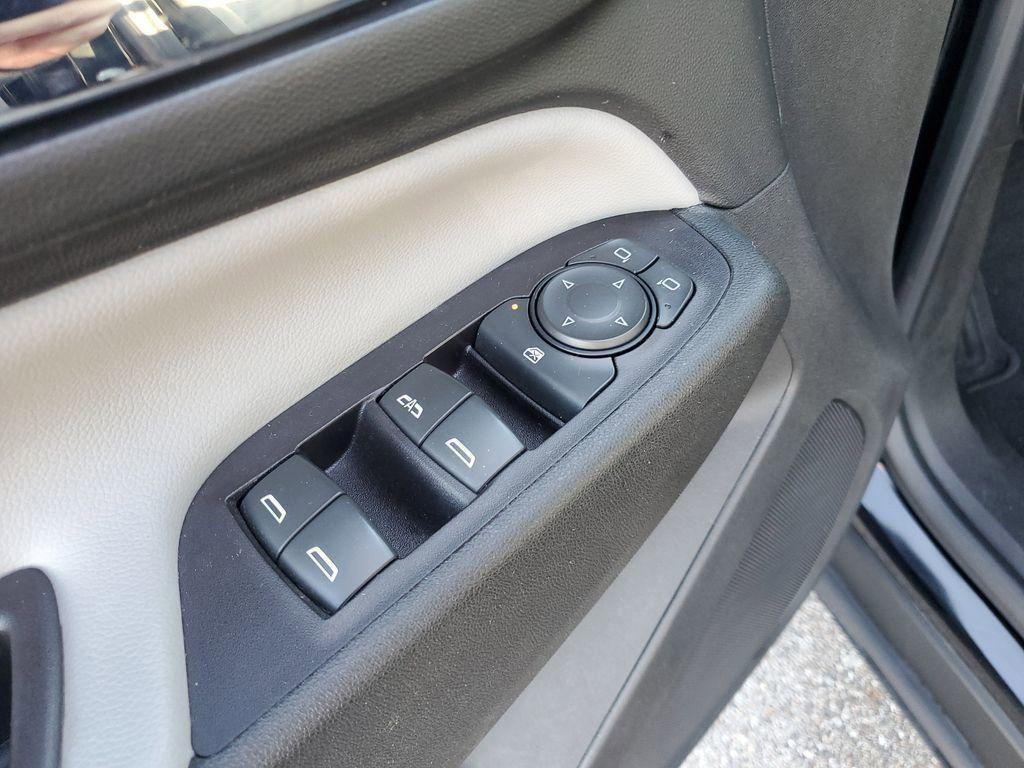 used 2022 Chevrolet Equinox car, priced at $18,200