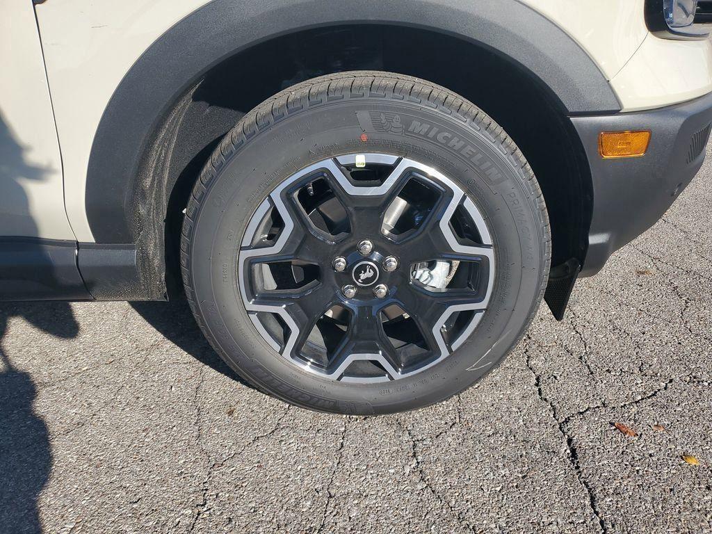 new 2025 Ford Bronco Sport car, priced at $37,686