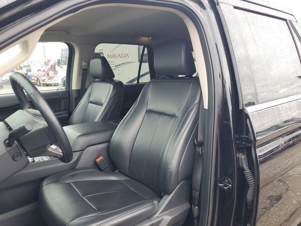used 2024 Ford Expedition car, priced at $44,506