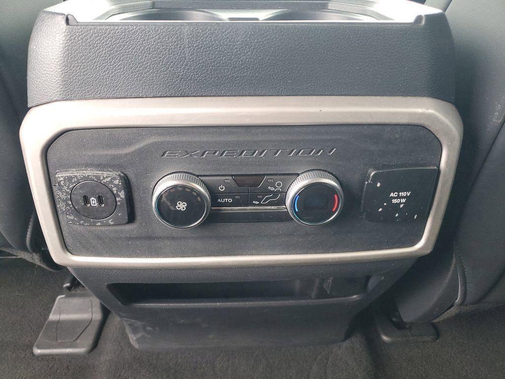 used 2024 Ford Expedition car, priced at $44,506