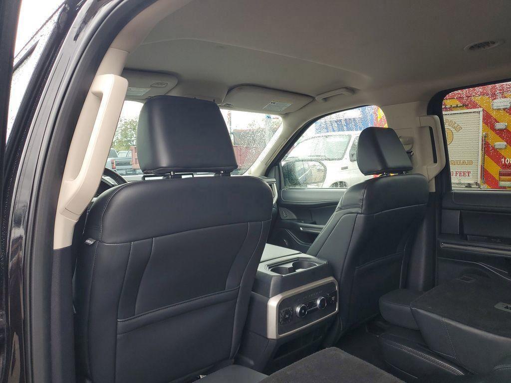 used 2024 Ford Expedition car, priced at $44,506