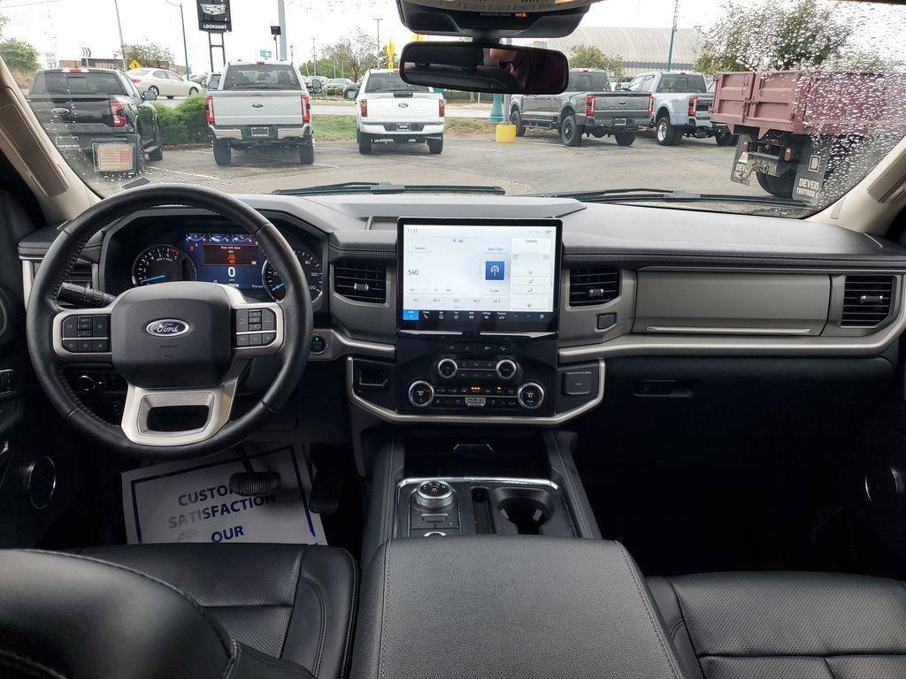 used 2024 Ford Expedition car, priced at $44,506
