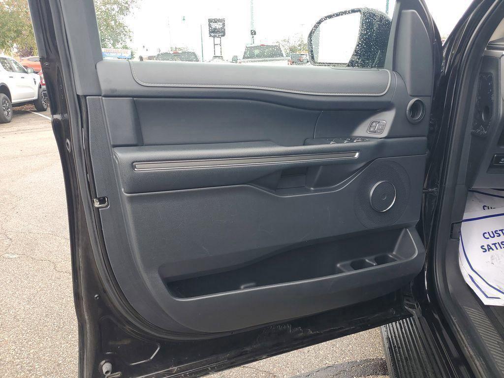 used 2024 Ford Expedition car, priced at $44,506