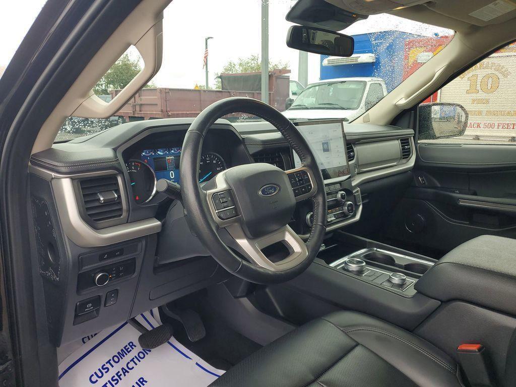 used 2024 Ford Expedition car, priced at $44,506