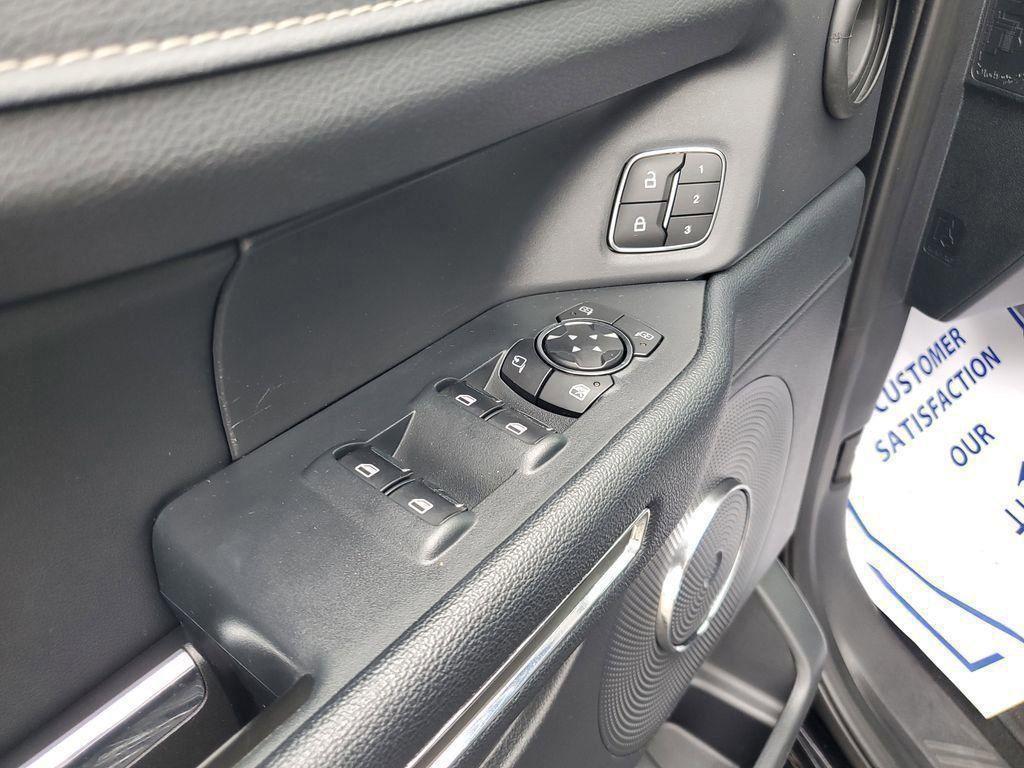 used 2024 Ford Expedition car, priced at $44,506