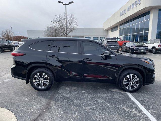 used 2023 Toyota Highlander car, priced at $38,300