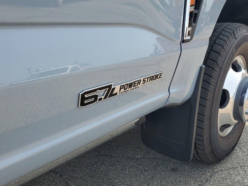 new 2025 Ford F-350 car, priced at $85,318