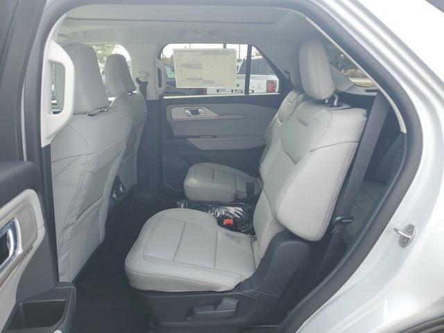 new 2025 Ford Explorer car