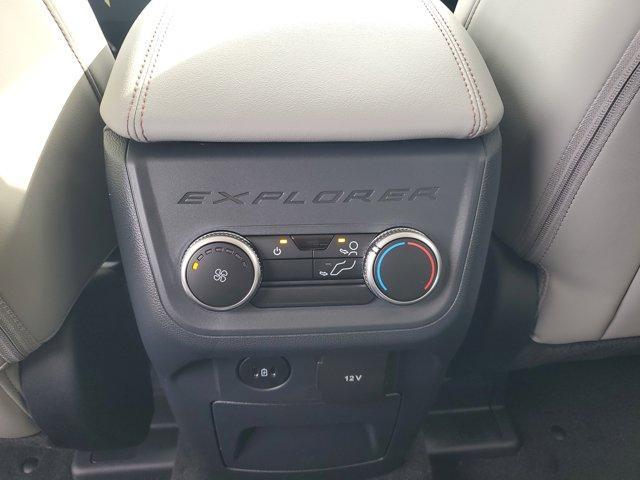 new 2025 Ford Explorer car