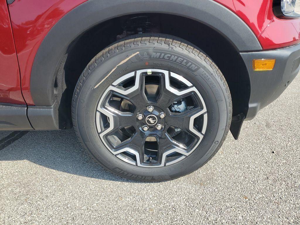 new 2025 Ford Bronco Sport car, priced at $37,303