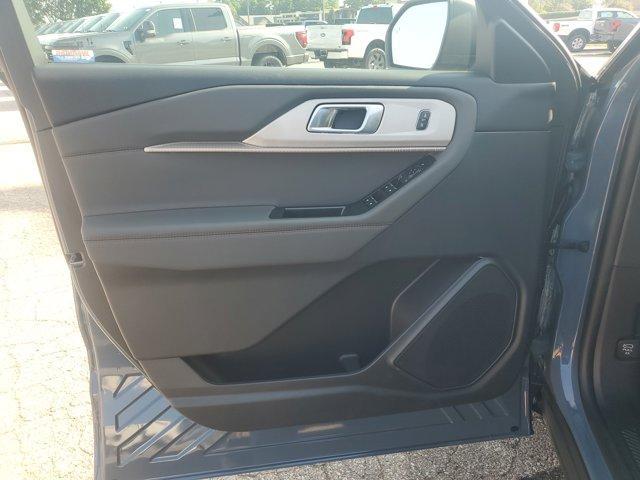 new 2025 Ford Explorer car