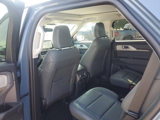 new 2025 Ford Explorer car