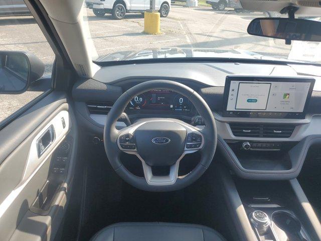 new 2025 Ford Explorer car