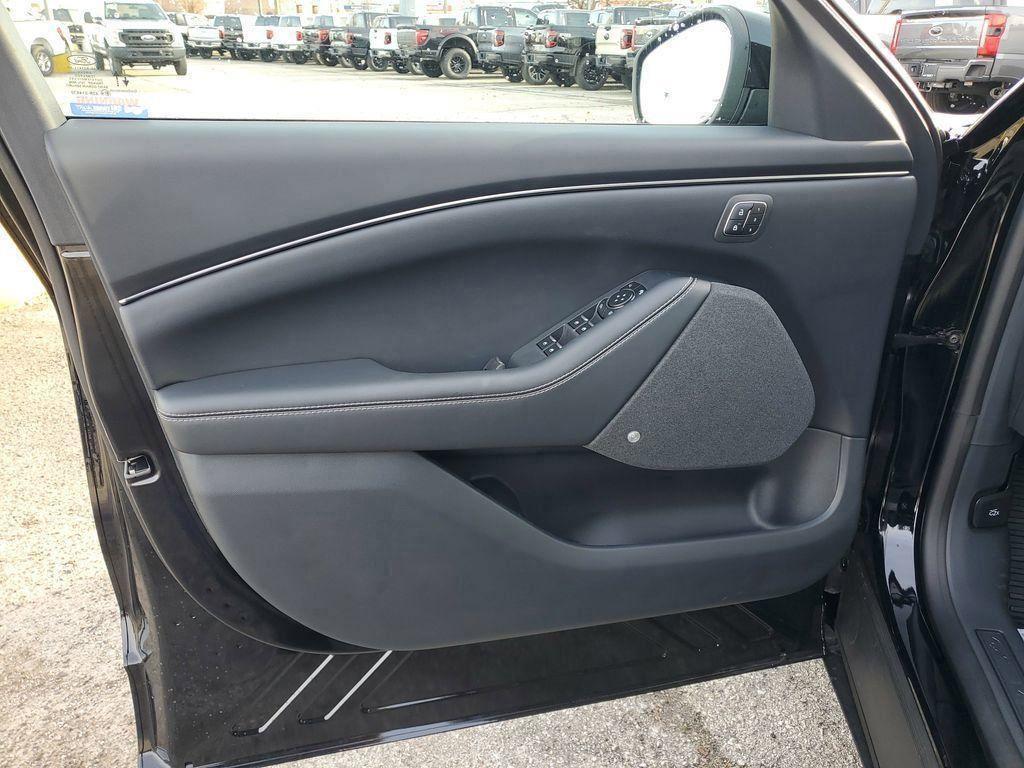 new 2025 Ford Mustang Mach-E car