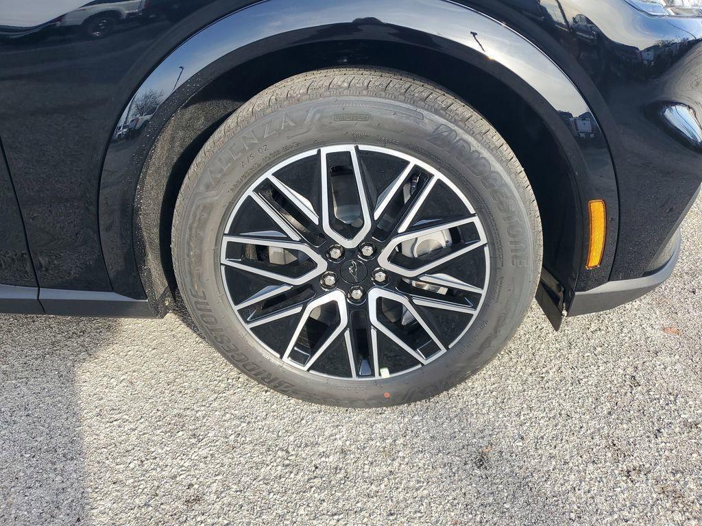 new 2025 Ford Mustang Mach-E car