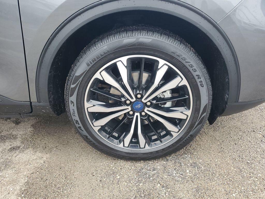 used 2022 Ford Escape car, priced at $17,312