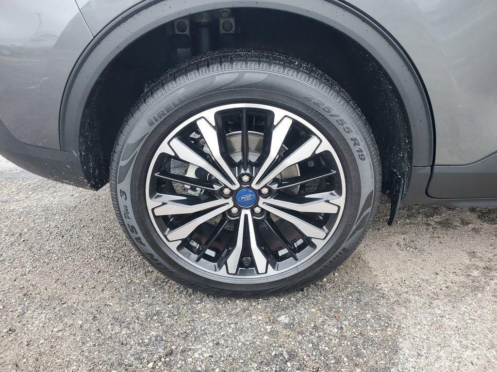 used 2022 Ford Escape car, priced at $17,312