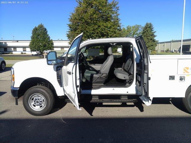 new 2025 Ford F-250 car