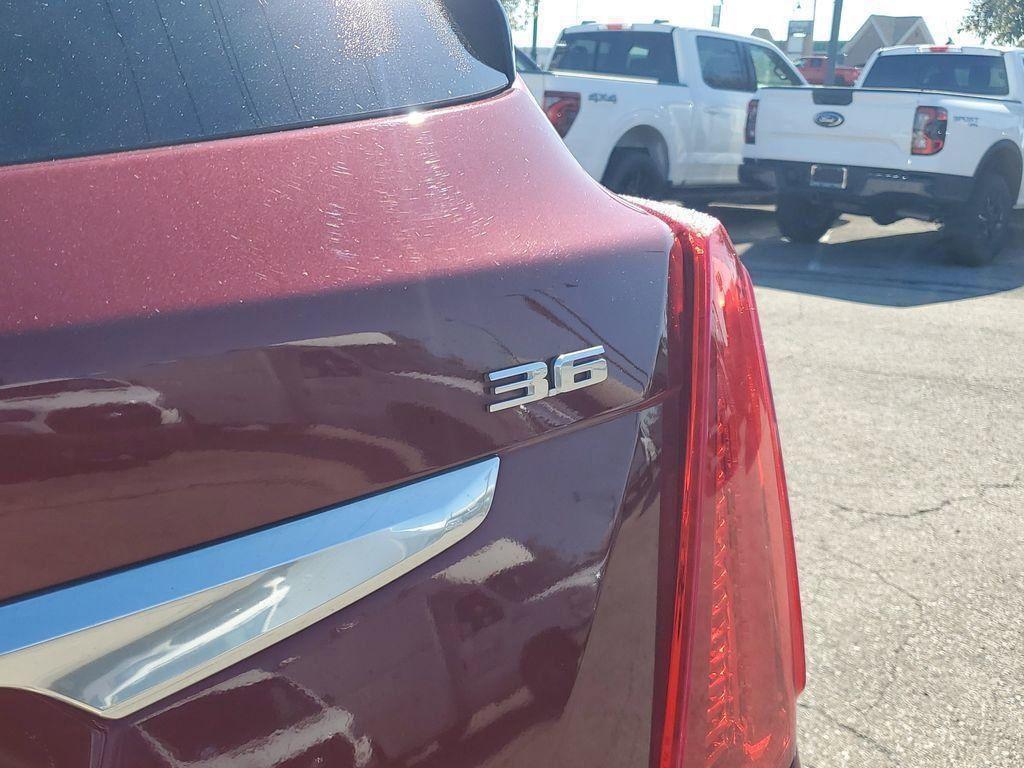 used 2018 Cadillac XT5 car, priced at $16,500