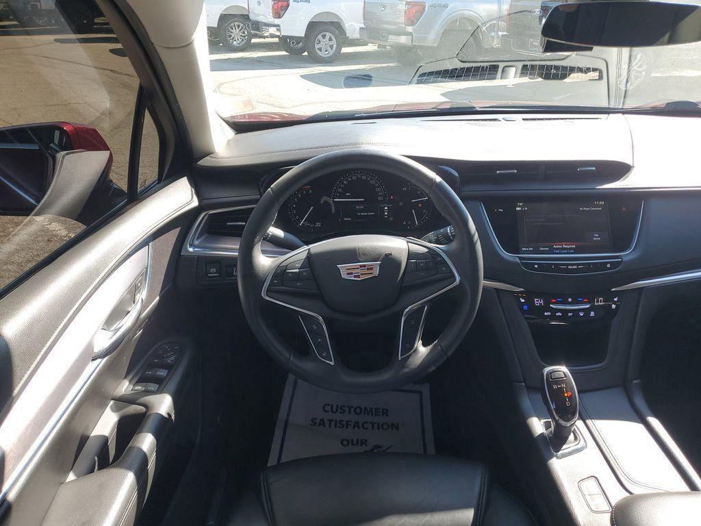 used 2018 Cadillac XT5 car, priced at $16,500
