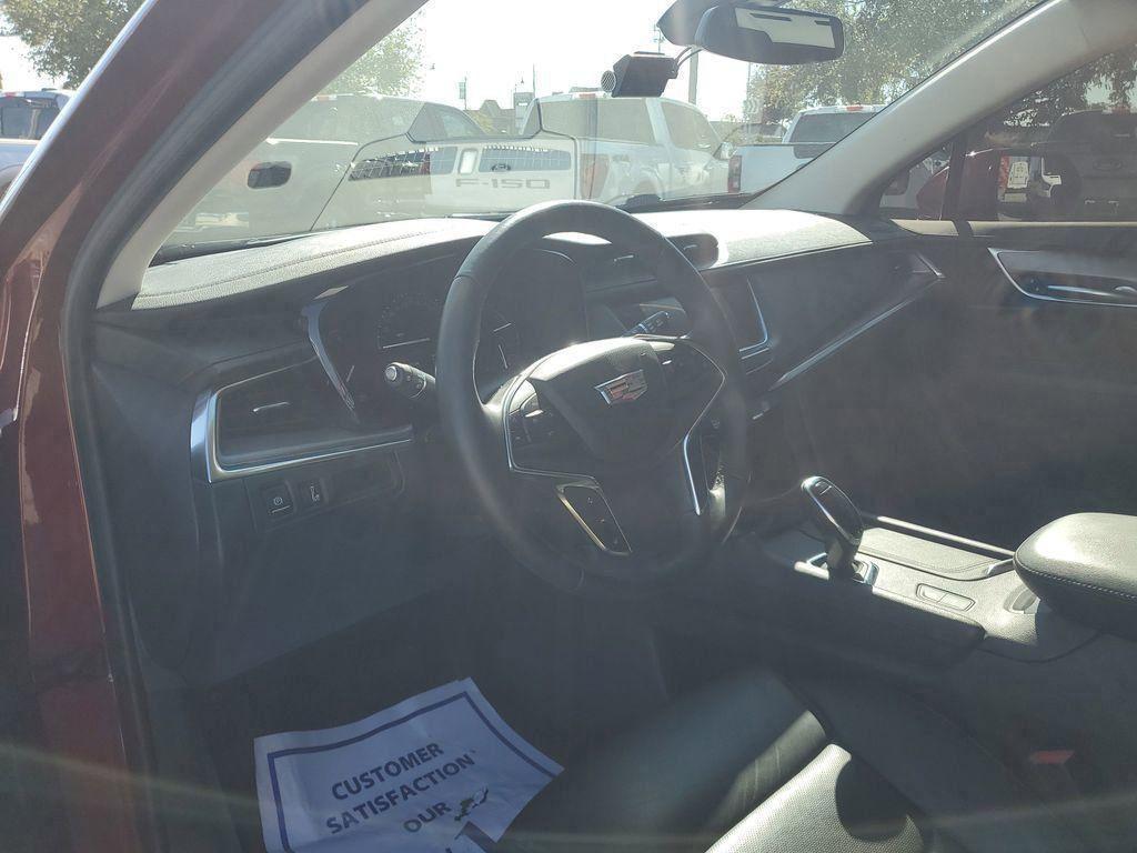 used 2018 Cadillac XT5 car, priced at $16,500