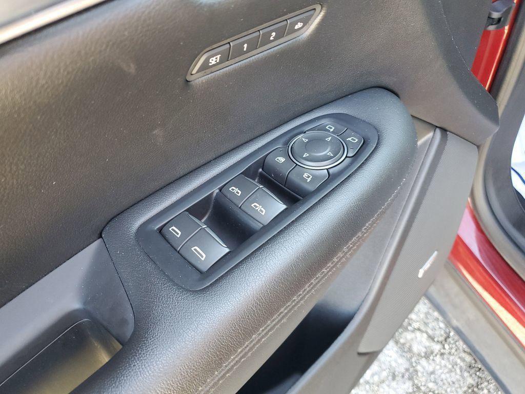 used 2018 Cadillac XT5 car, priced at $16,500