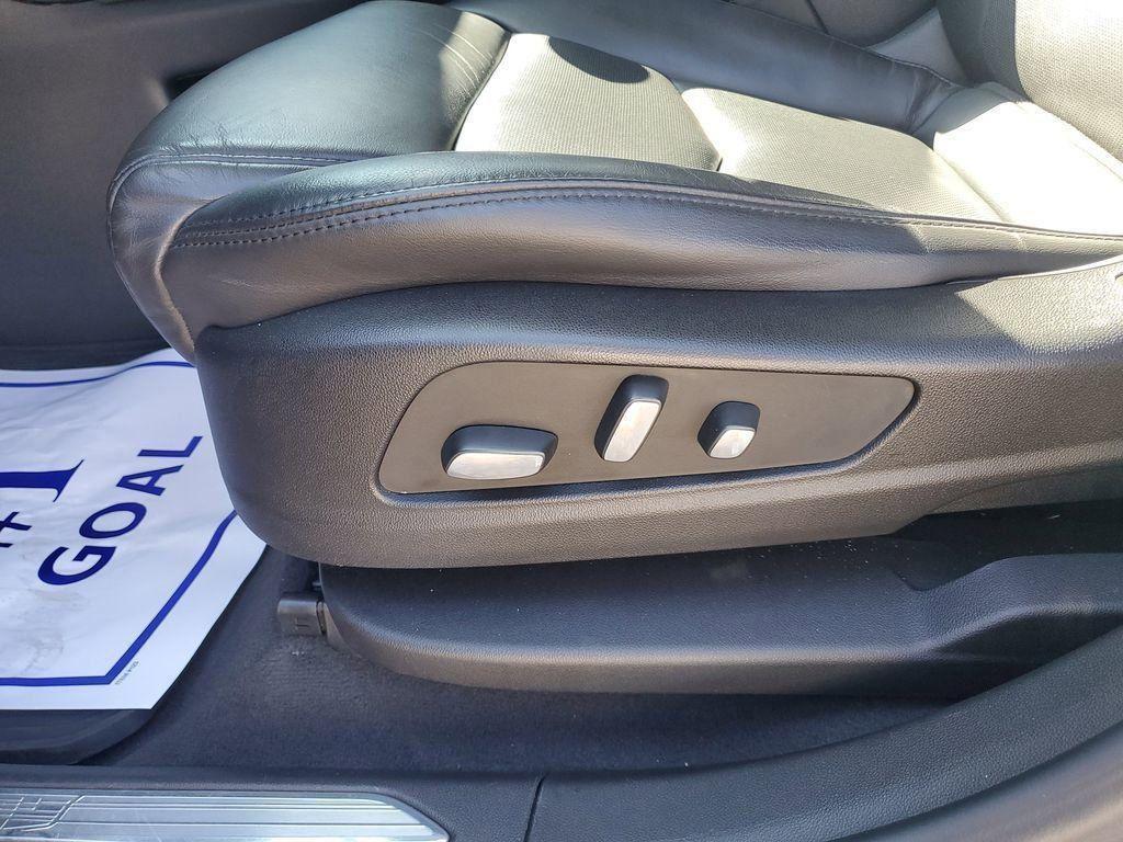 used 2018 Cadillac XT5 car, priced at $16,500