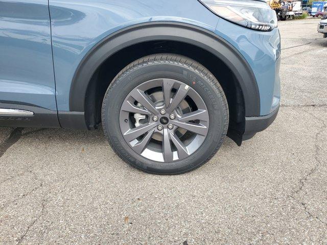 new 2025 Ford Explorer car
