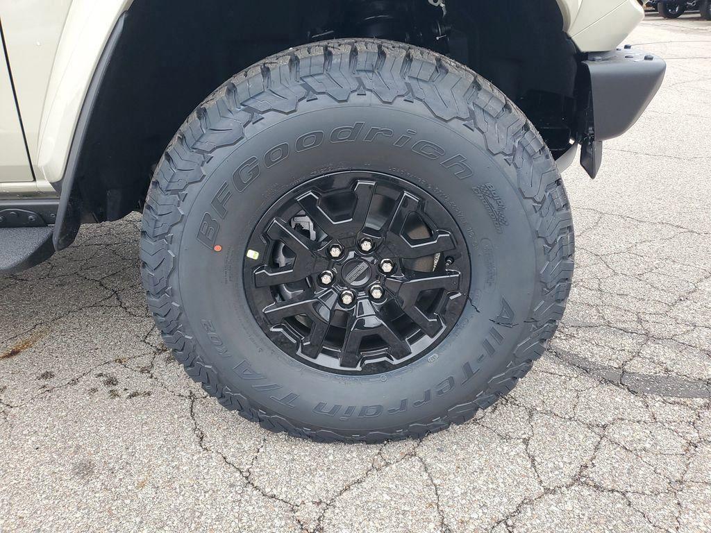 new 2025 Ford Bronco car