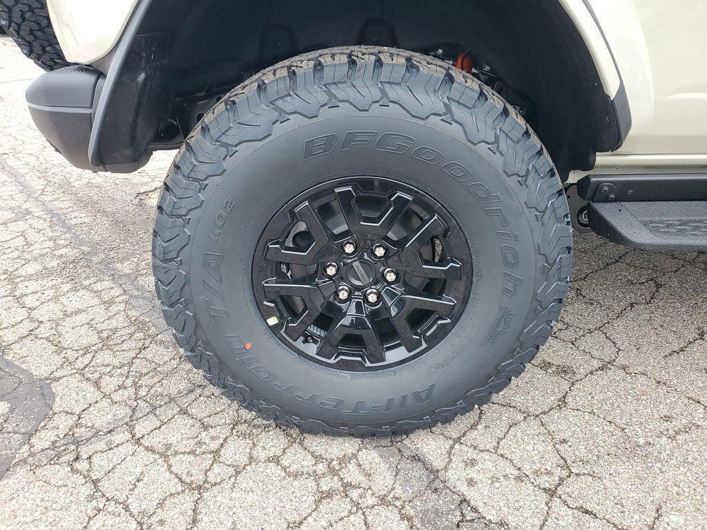 new 2025 Ford Bronco car