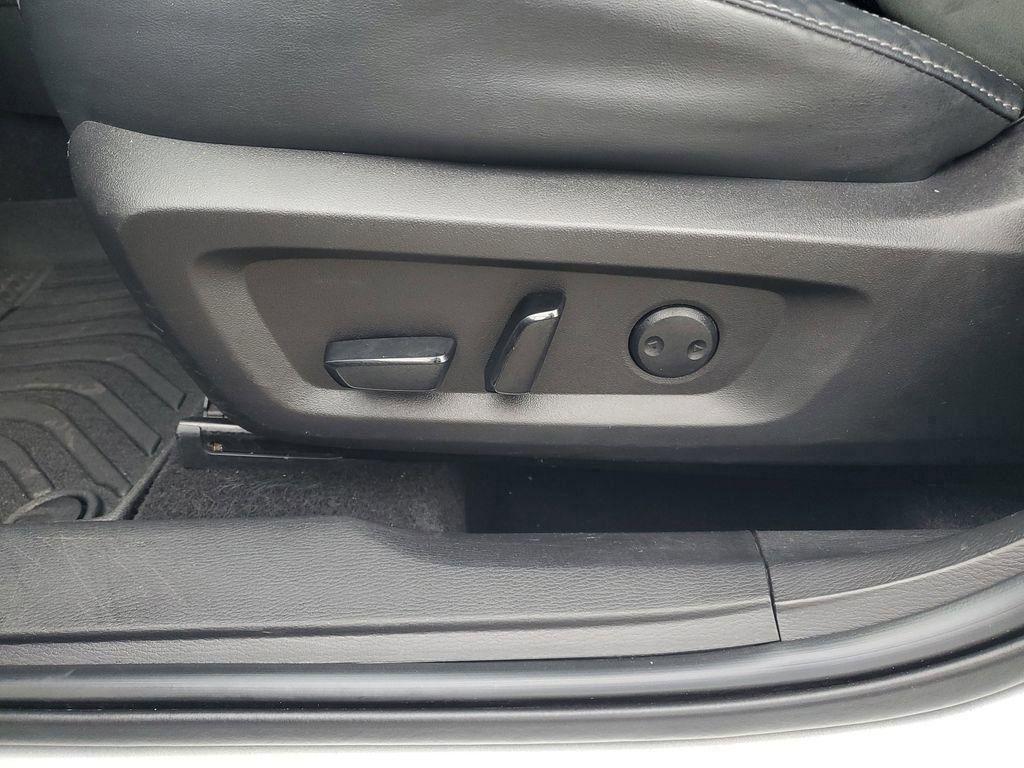 used 2023 Mitsubishi Outlander car, priced at $21,250