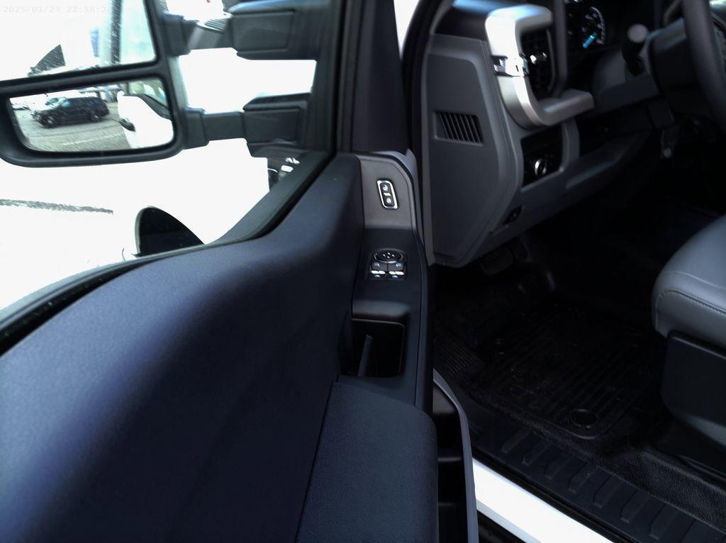 new 2025 Ford F-350 car, priced at $59,485