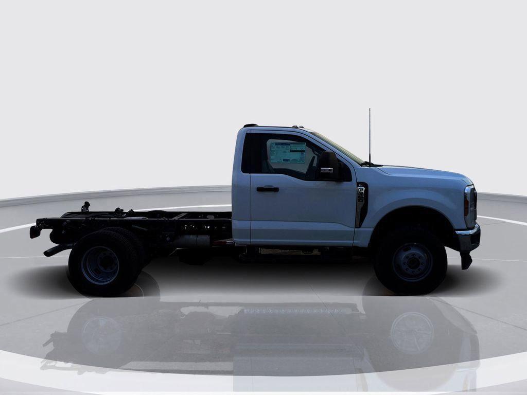 new 2025 Ford F-350 car, priced at $59,485