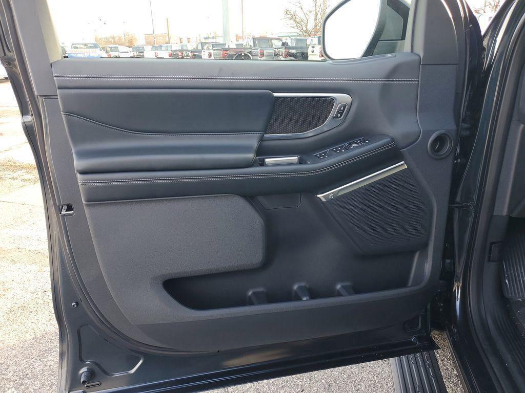 new 2025 Ford Expedition Max car