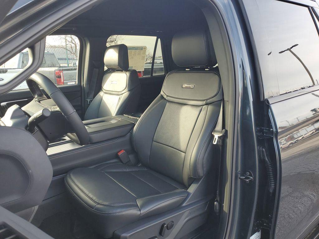 new 2025 Ford Expedition Max car