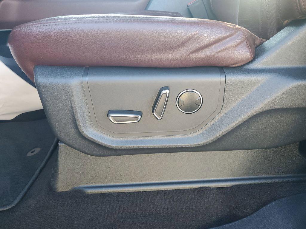 used 2023 Ford Expedition car, priced at $37,446