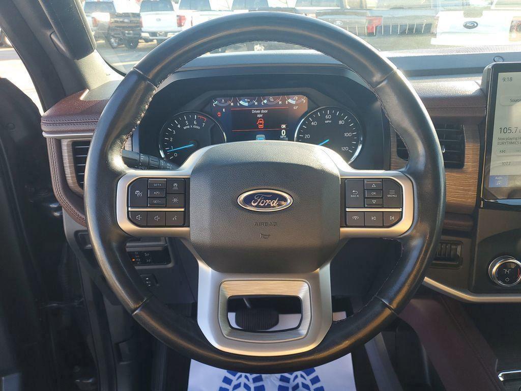 used 2023 Ford Expedition car, priced at $37,446
