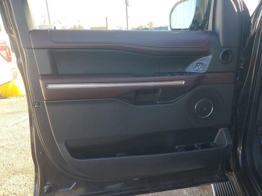 used 2023 Ford Expedition car, priced at $37,446