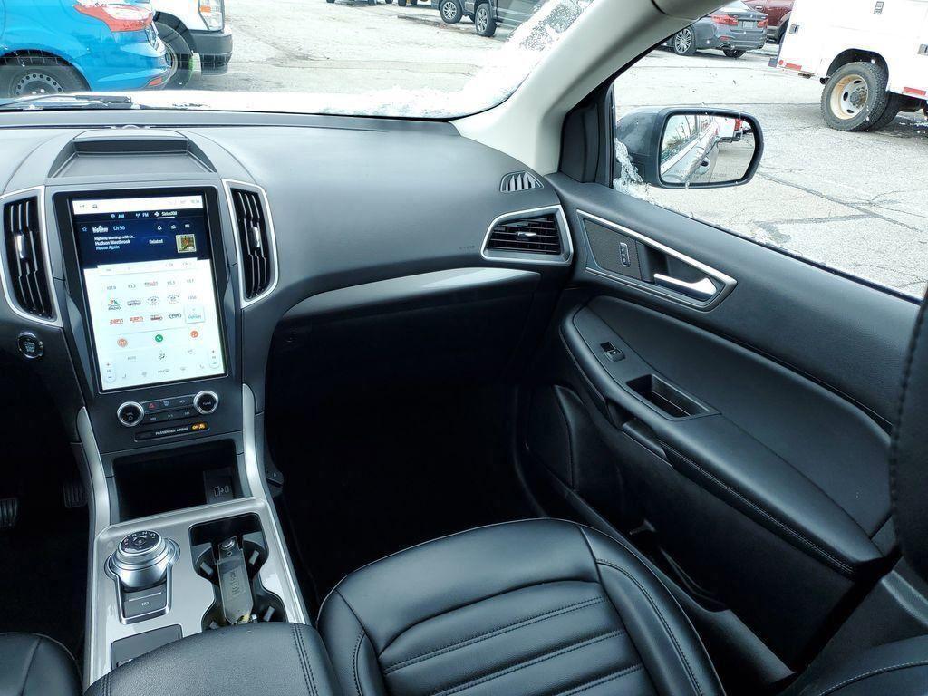 used 2024 Ford Edge car, priced at $20,355