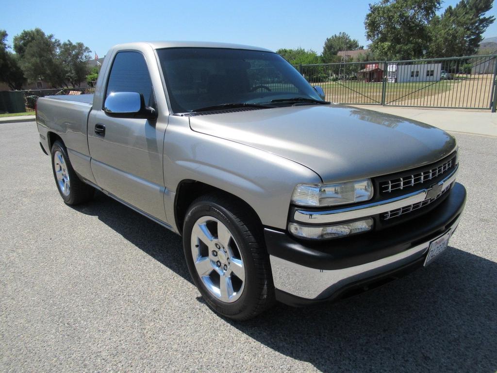 used 2001 Chevrolet Silverado 1500 car, priced at $15,900